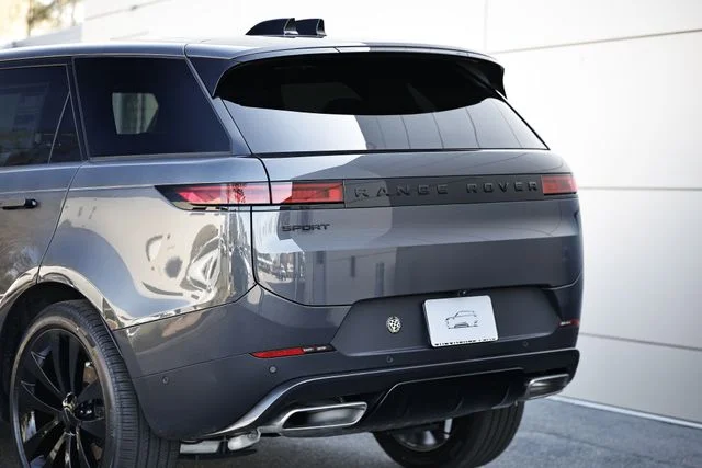 New 2026  Land Rover SE image 9