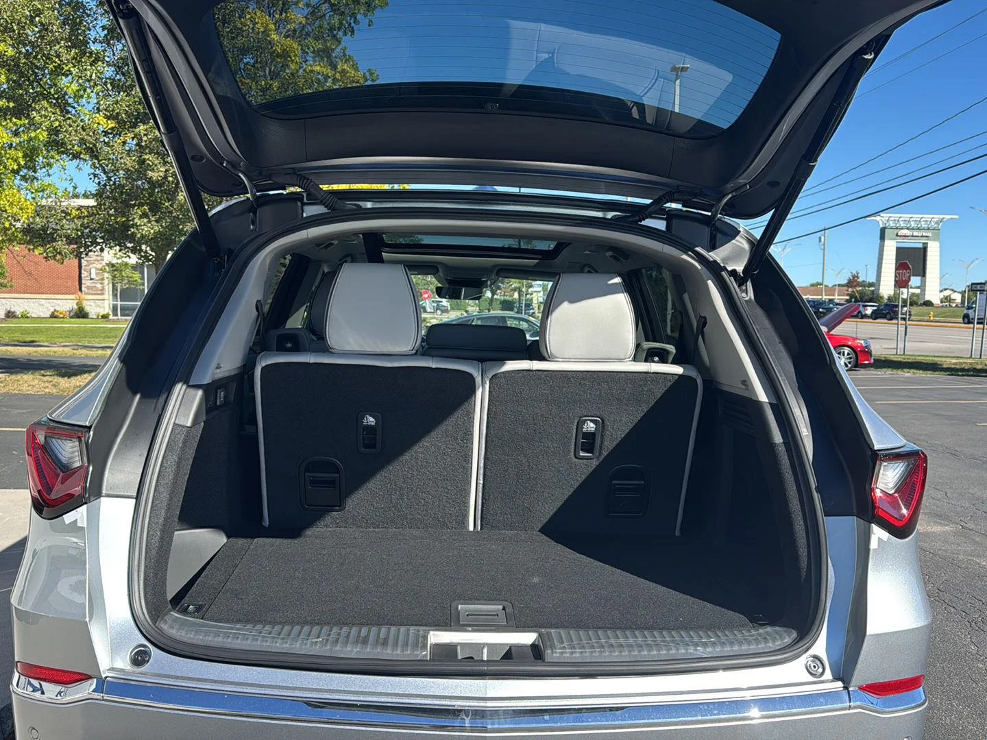 New 2026 Solar Silver Metallic Acura SH-AWD w/Advance image 9