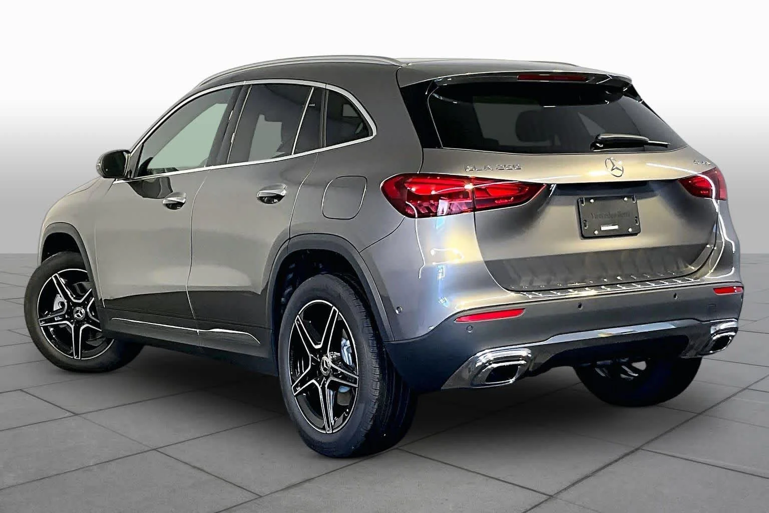 New 2026 Mountain Grey Metallic Mercedes-Benz GLA 250 image 3