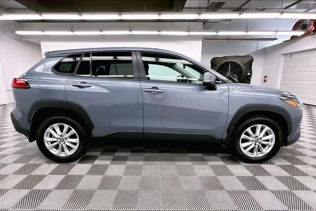 Used 2024 Celestite Toyota LE image 15