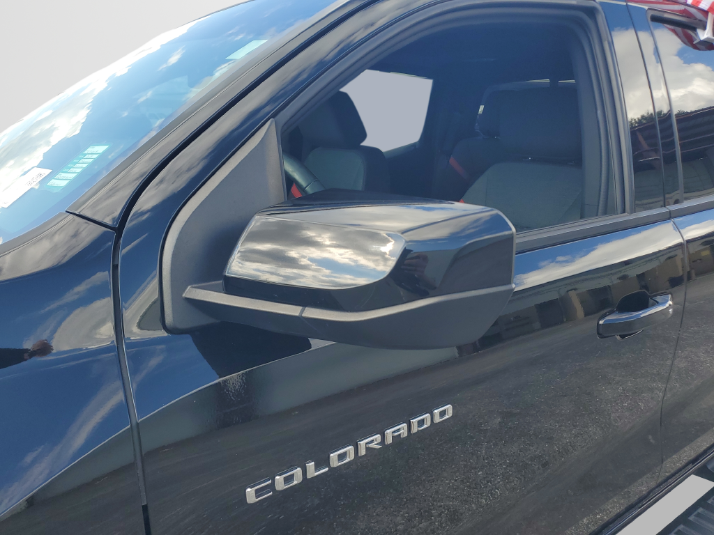 Used 2023 Black Chevrolet Z71 image 28