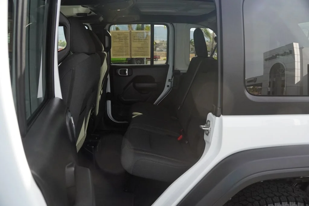 Used 2025 White Jeep Sport S image 28