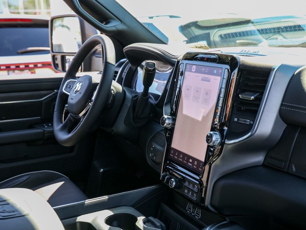 New 2026 Granite Crystal Metallic Clear-Coat Exterior Paint RAM Laramie image 18