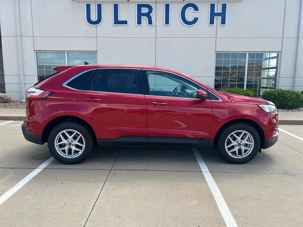 Used 2024 Rapid Red Metallic Tinted Clearcoat Ford SEL image 11