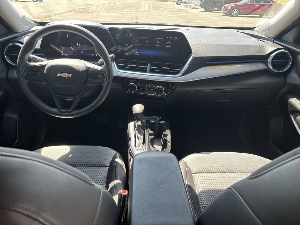 2024 Chevrolet Trax LT - Photo 23