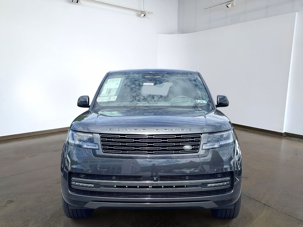 New 2026 Carpathian Grey Land Rover SE image 2