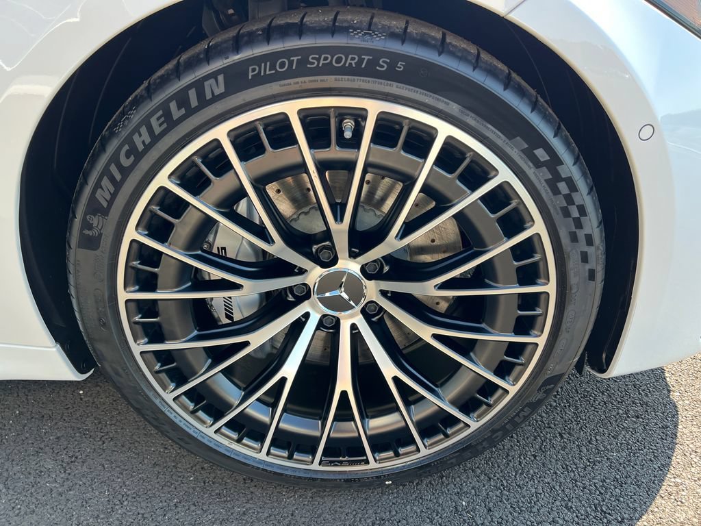 New 2026 MANUFAKTUR Moonlight White Metallic Mercedes-Benz AMG® CLE 53 4MATIC+ Coupe image 72
