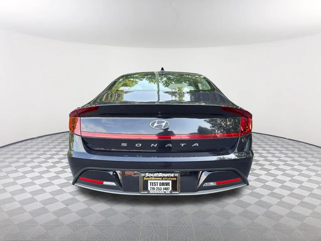 Used 2023 Blue Hyundai SE image 6