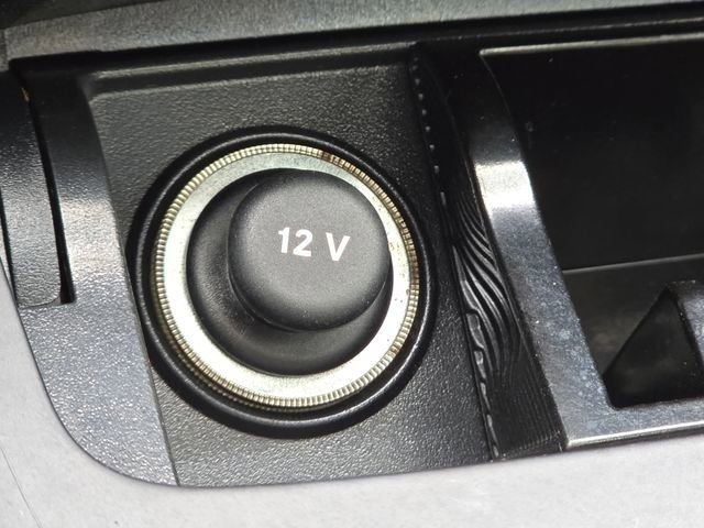 Used 2018 White Mercedes-Benz GLA 250 image 13