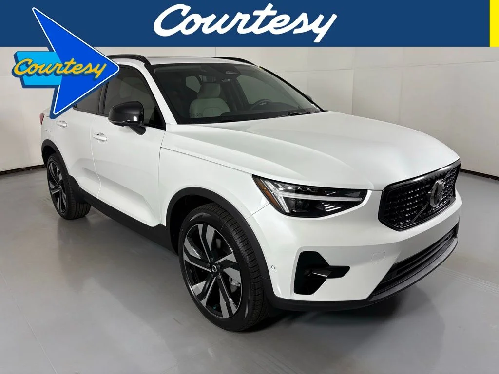2026 Volvo XC40 B5 Ultra Dark AWD's photo