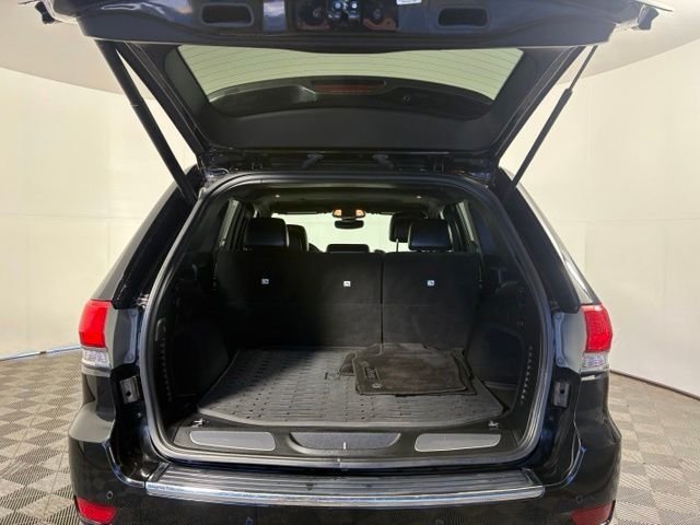 Certified Used 2017 Black Jeep Limited image 9