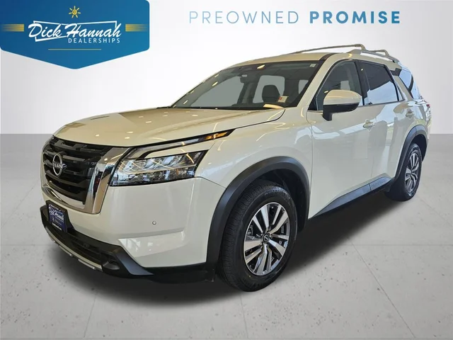 2023 Nissan Pathfinder SL