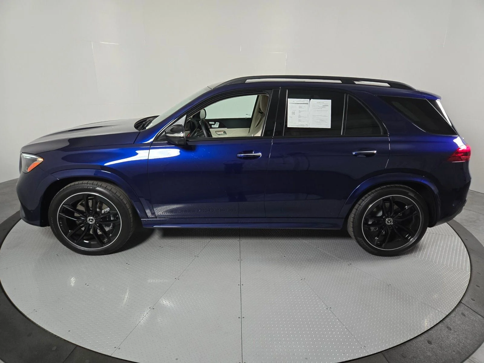 Used 2026 MANUFAKTUR Mystic Blue Metallic Mercedes-Benz GLE 450 image 33