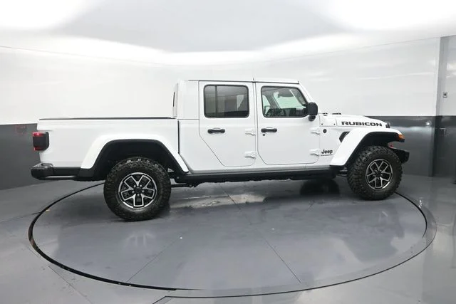 New 2026 Bright White Clear-Coat Exterior Paint Jeep Rubicon X image 10