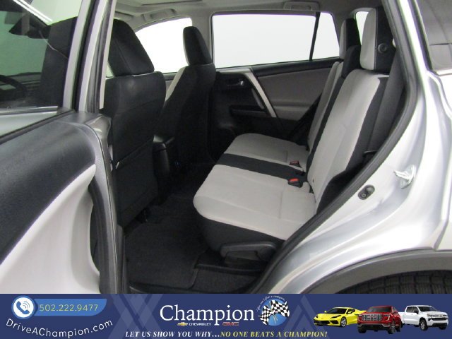 Used 2018 Silver Toyota XLE image 16