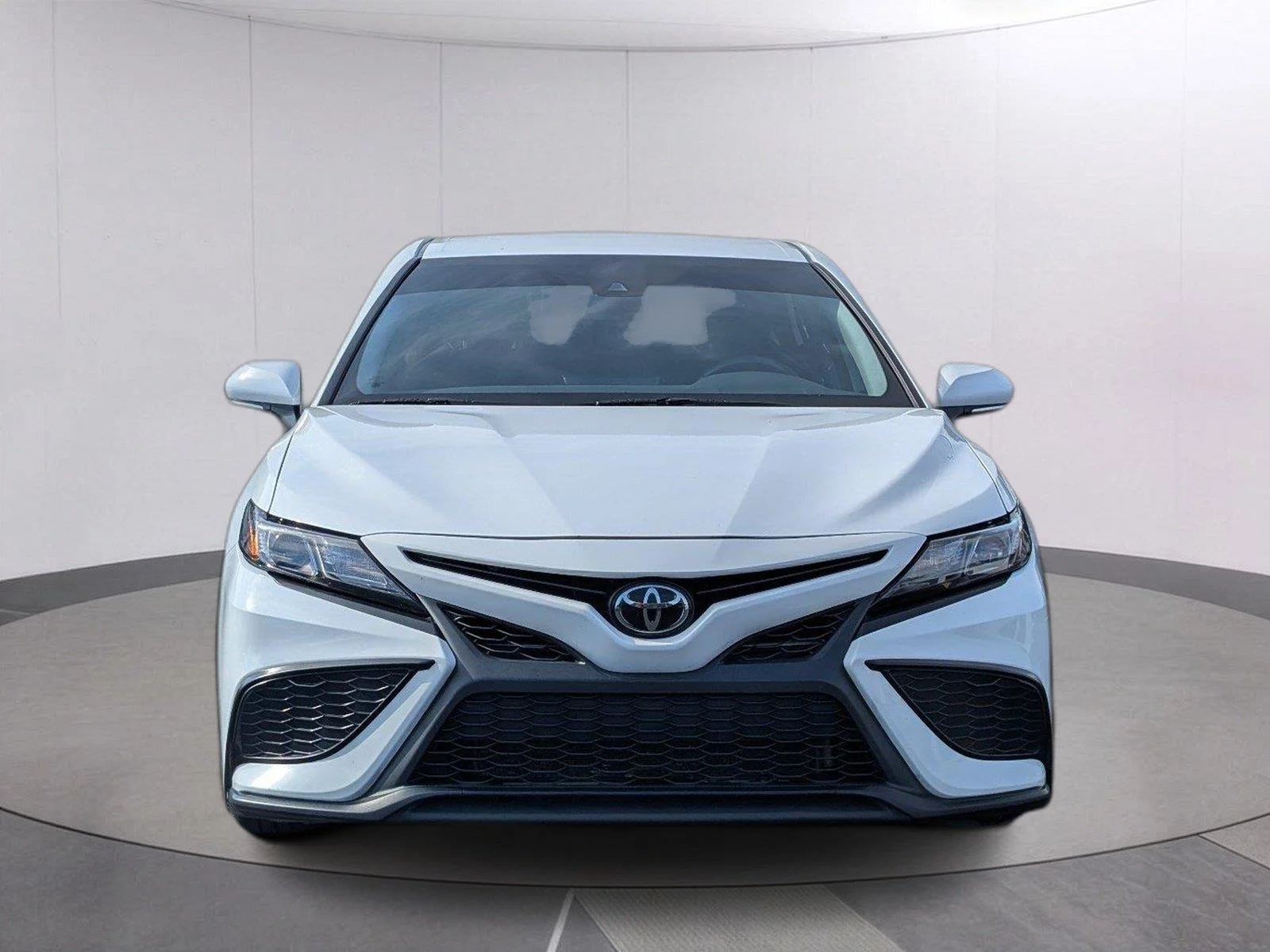 Used 2023 Ice Cap Toyota SE image 10