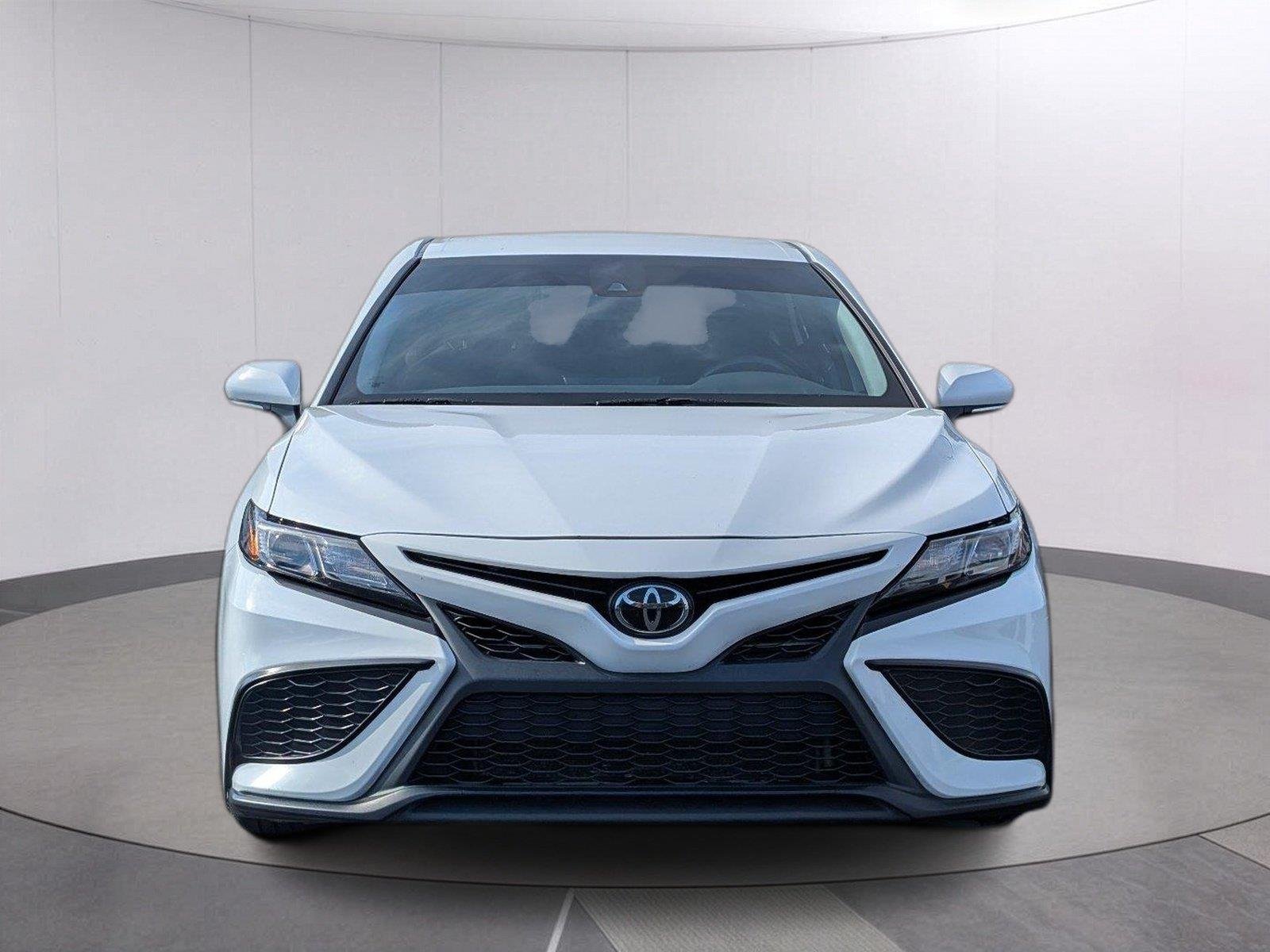 Used 2023 Ice Cap Toyota SE image 10