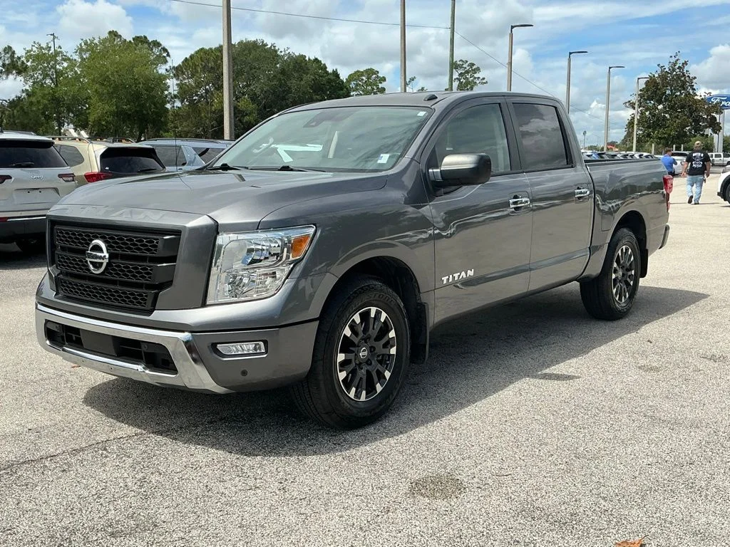 Used 2021 Gray Nissan SV image 1