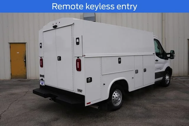 New 2024 Oxford White Ford Cutaway image 3