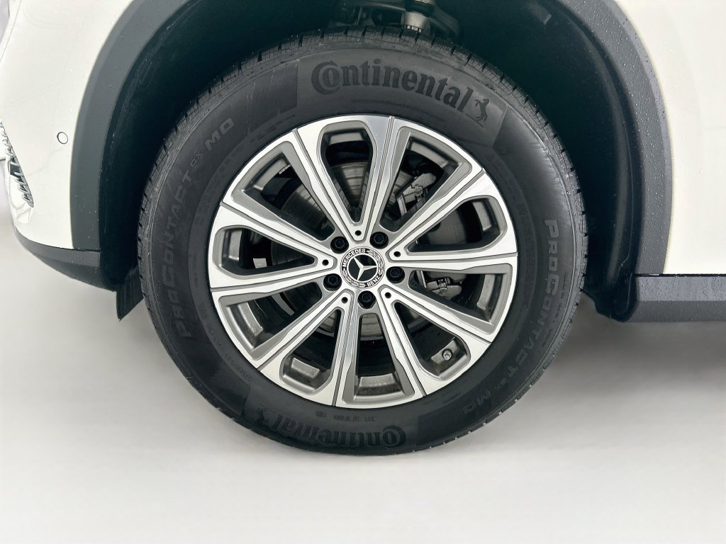 Certified Used 2026 Polar White Mercedes-Benz GLC 300 image 28