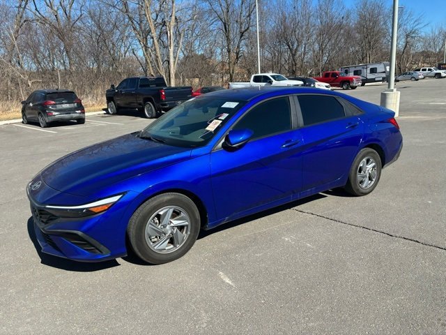 Used 2025 Hyundai Elantra SE with VIN KMHLL4DG2SU864865 for sale in Kansas City