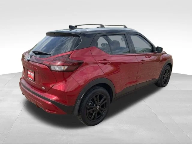 Used 2022 Red Nissan SV image 8