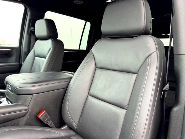 Used 2025 Black Chevrolet Z71 image 14