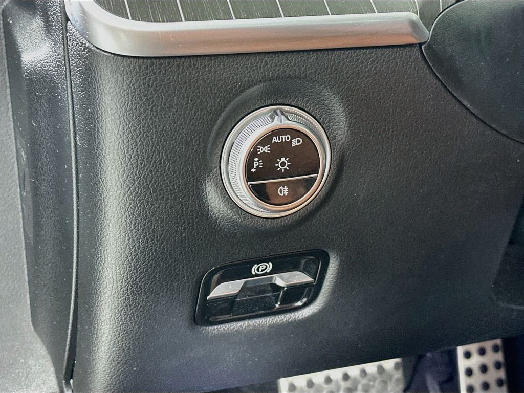 Certified Used 2024  Mercedes-Benz C 300 image 10