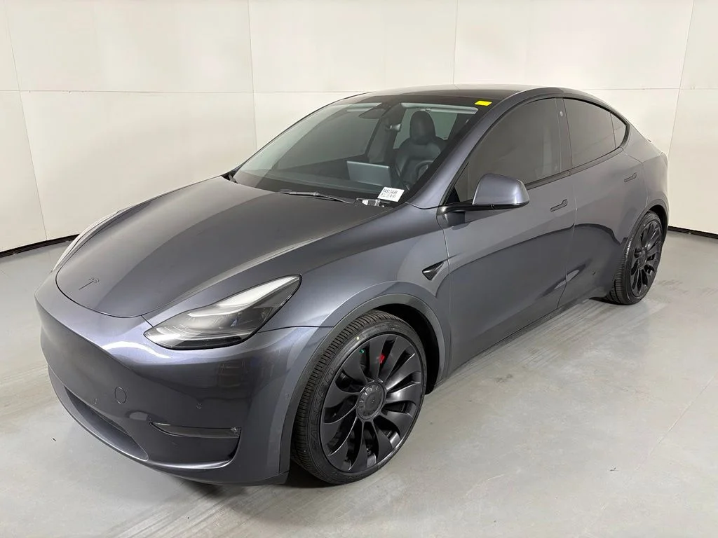Used 2022 Midnight Silver Metallic Tesla Performance image 4