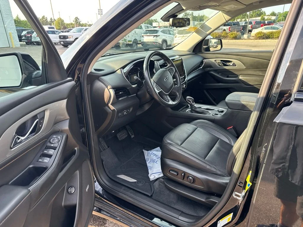 Used 2021 Mosaic Black Metallic Chevrolet RS image 12