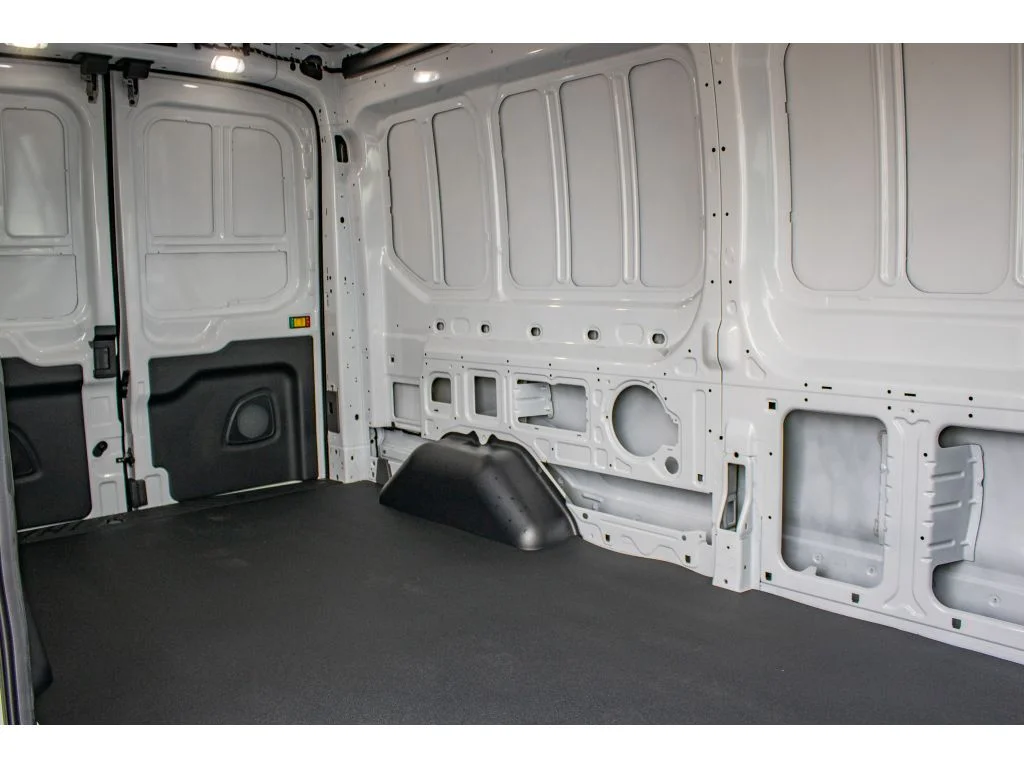 New 2026 OXFORD WHITE Ford Base image 35