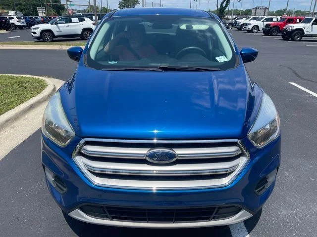 Used 2017 Blue Ford SE image 2