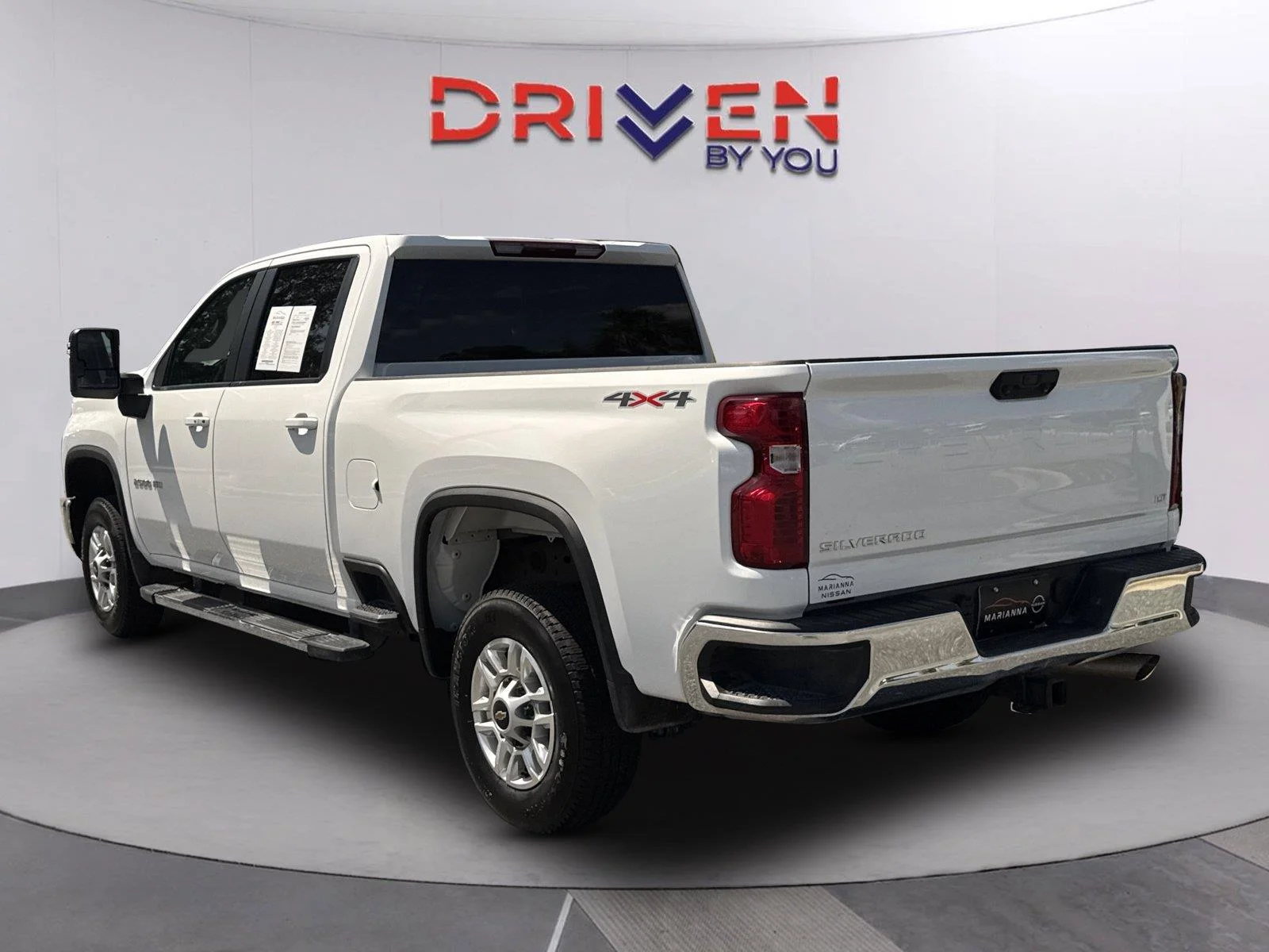 Used 2026 Summit White Chevrolet LT image 5