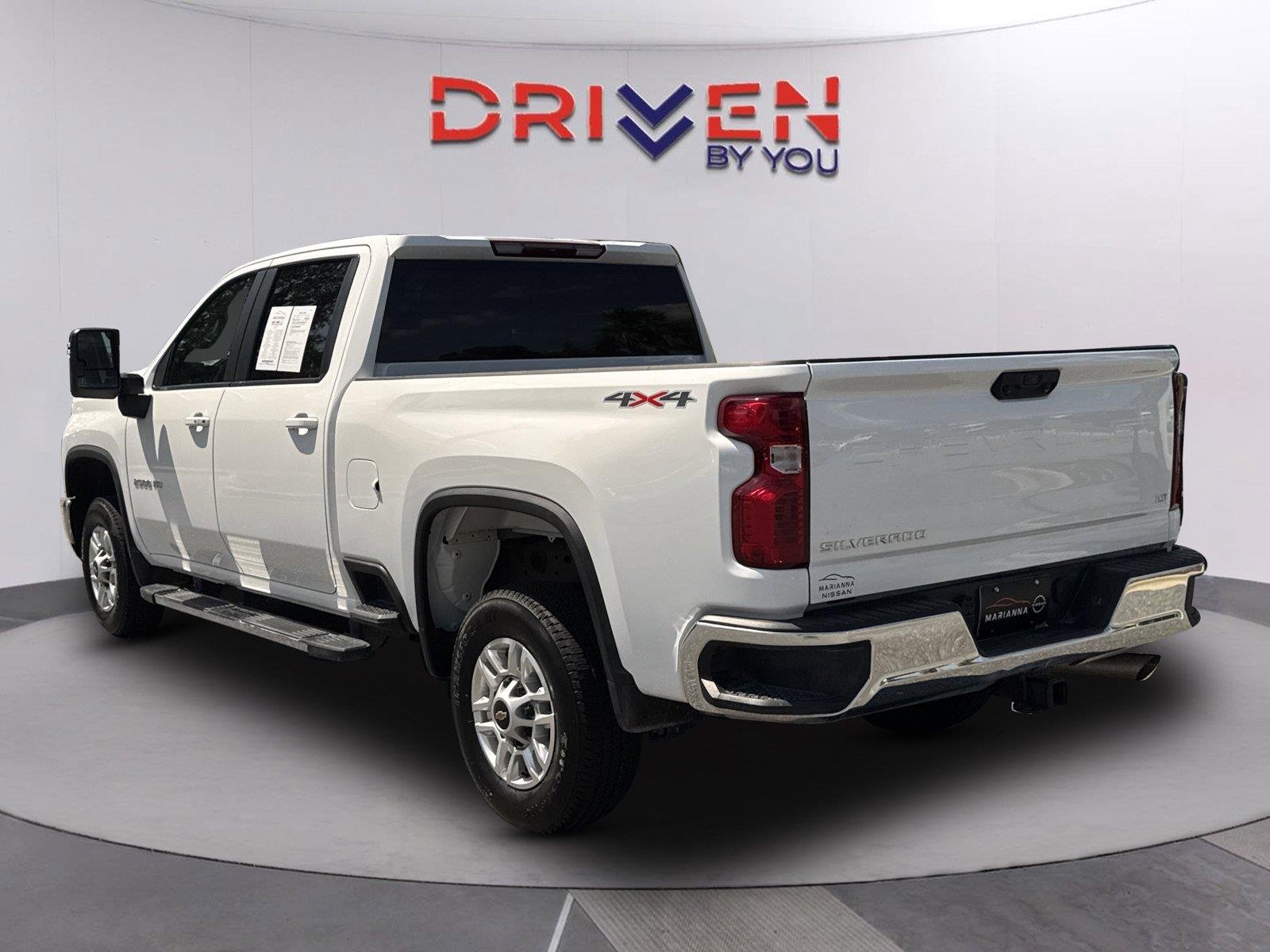 Used 2026 Summit White Chevrolet LT image 5