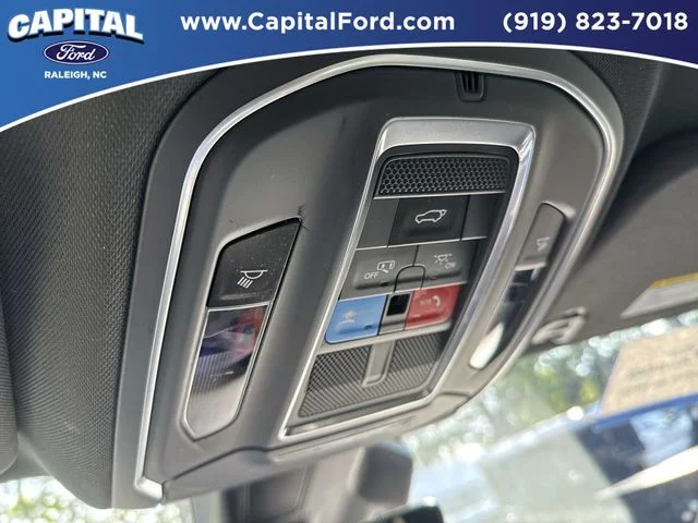 Used 2022 White Jeep Series III image 32