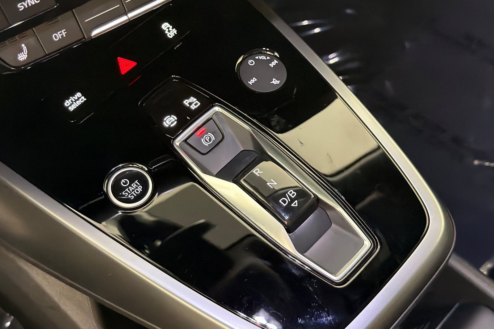 Used 2023 Pebble Gray Audi Premium 50 quattro image 20