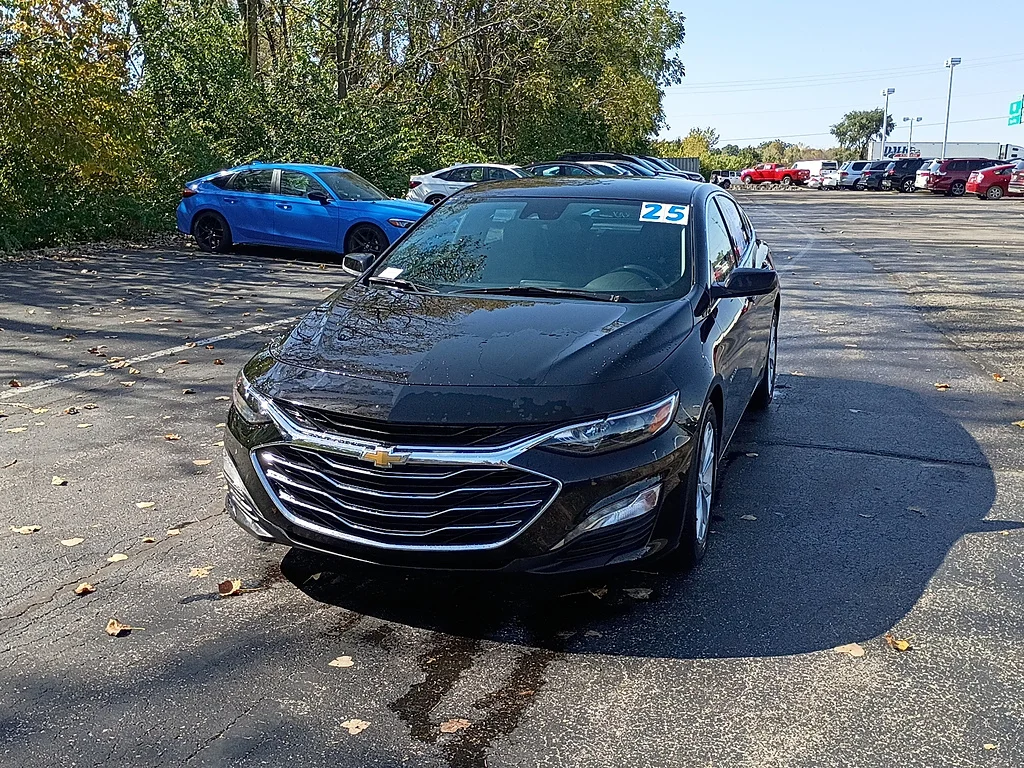 2025 Chevrolet Malibu LT, photo 7 of 12