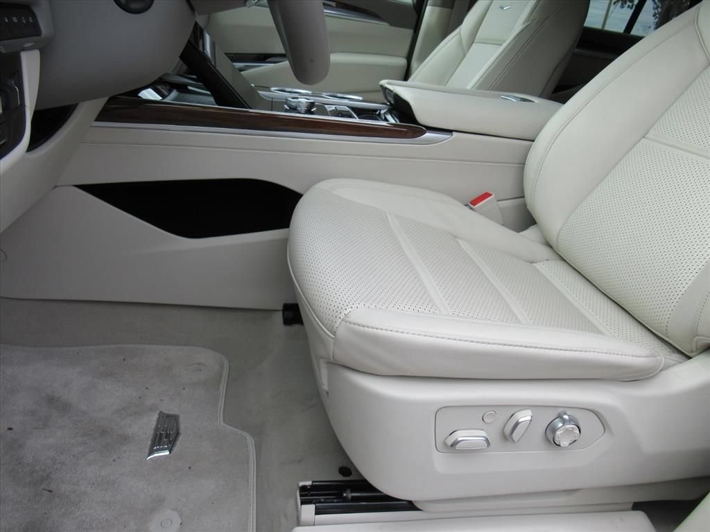2026 Cadillac Escalade Platinum Sport - Photo 17
