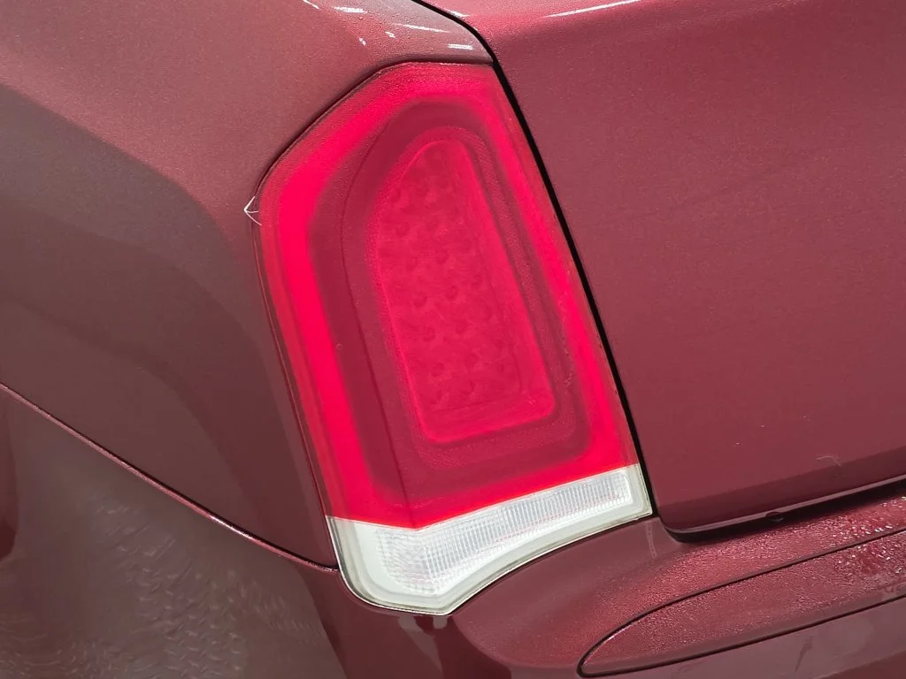 Used 2018 Velvet Red Pearlcoat Chrysler Touring image 31