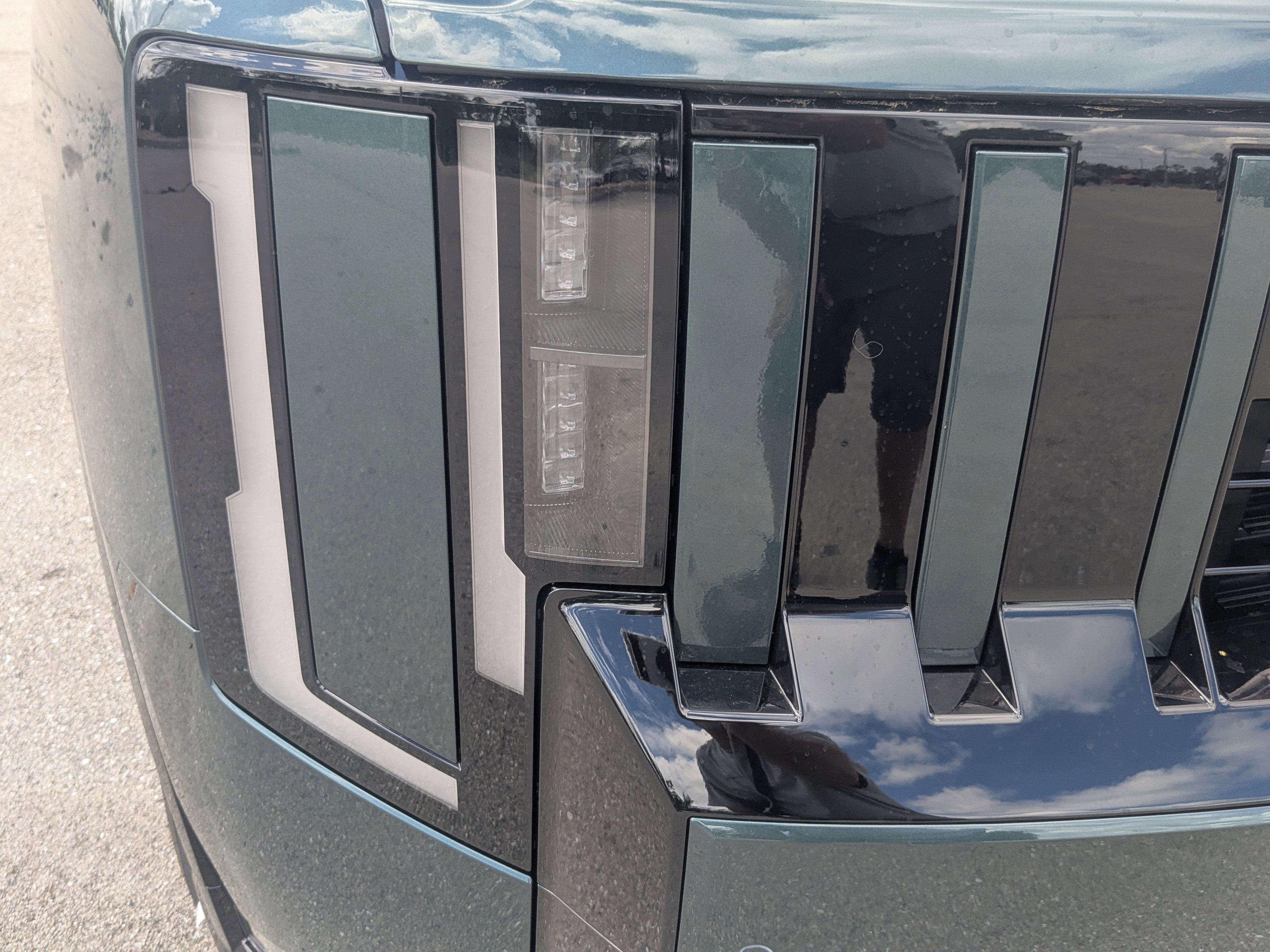 New 2027 Black Jade Green Kia SX image 10