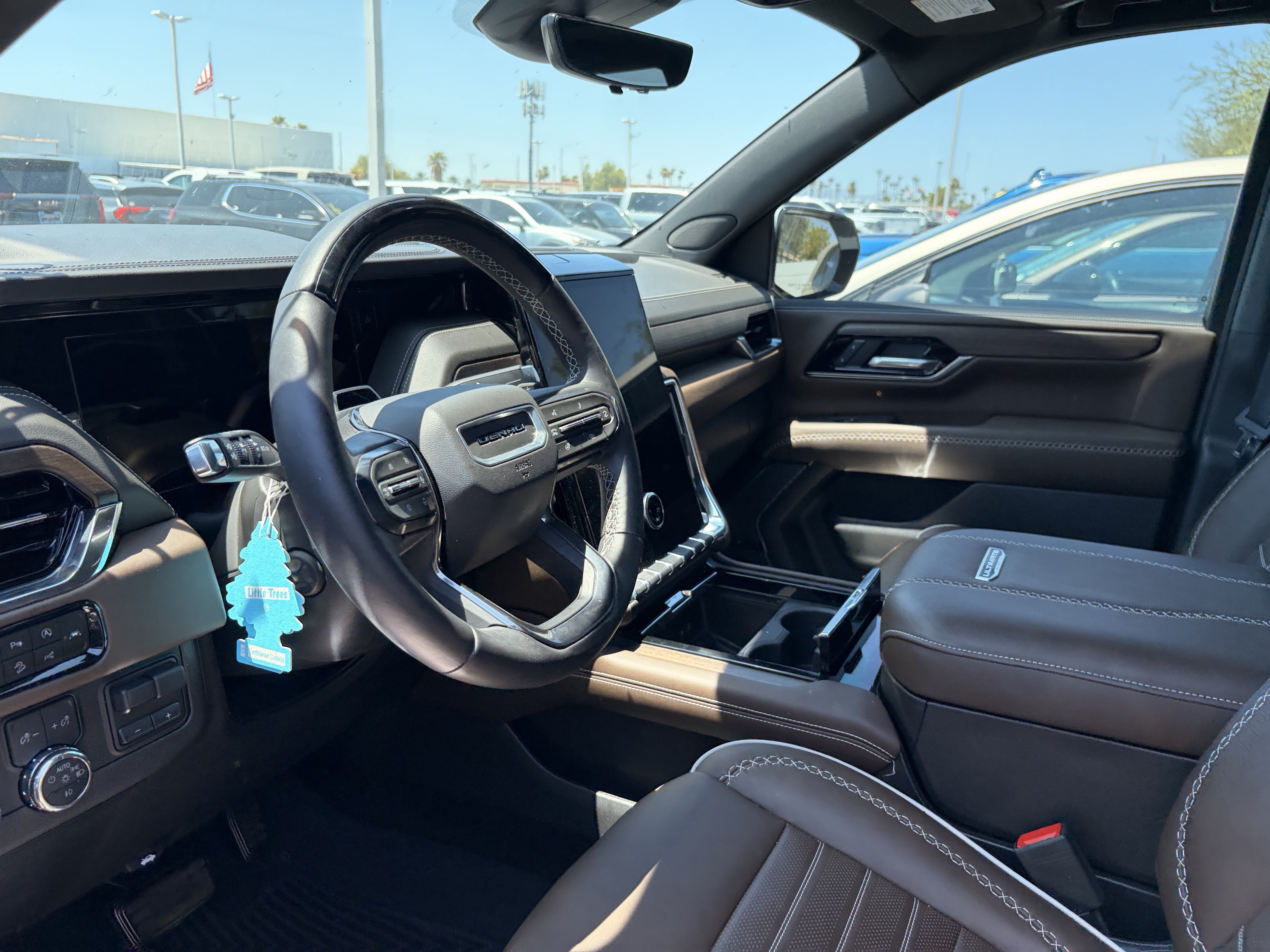 Used 2025 White Frost Tricoat GMC Denali Ultimate image 8