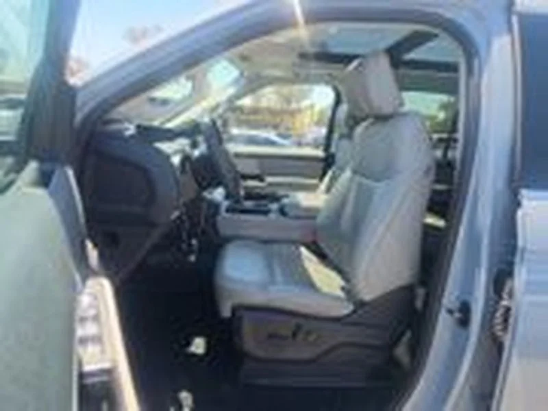Used 2025 Glacier Gray Metallic TriCoat Ford Active image 5