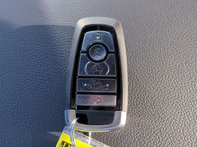 New 2026 Iconic Silver Metallic Ford Lariat® image 28