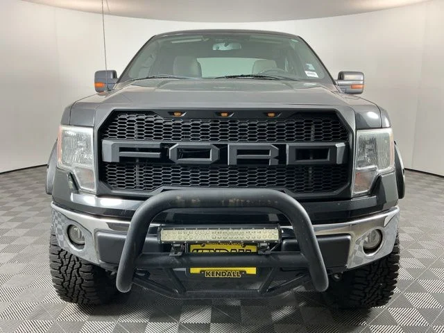 Used 2010  Ford XLT image 2