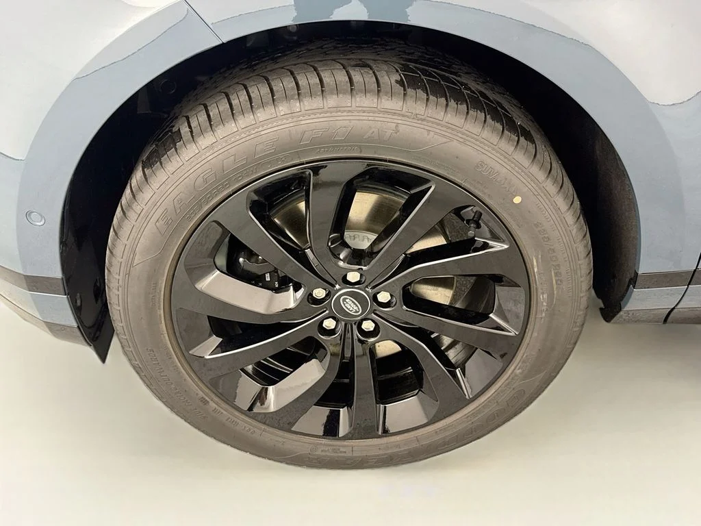 New 2026 Tribeca Blue Land Rover Hoxton Edition image 32