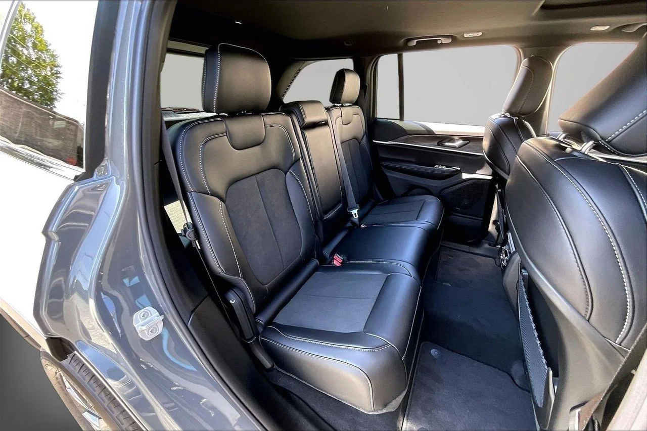 New 2027 Sting-Gray Clear-Coat Paint Jeep Altitude image 19