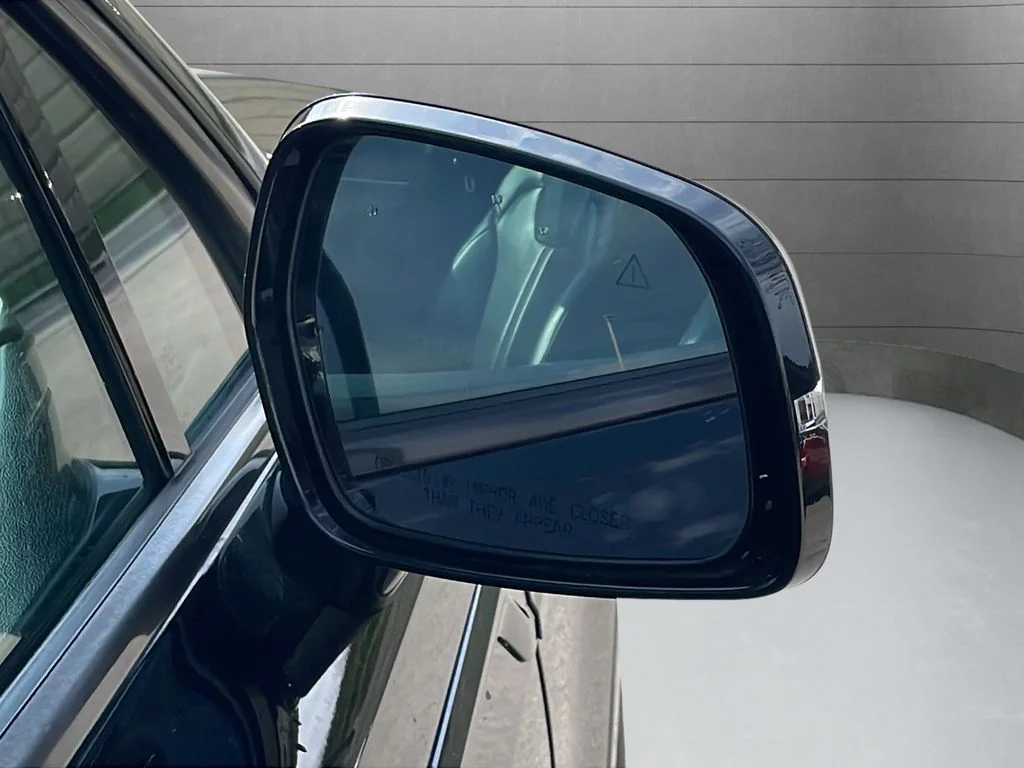 Used 2022 Black Kia S image 44