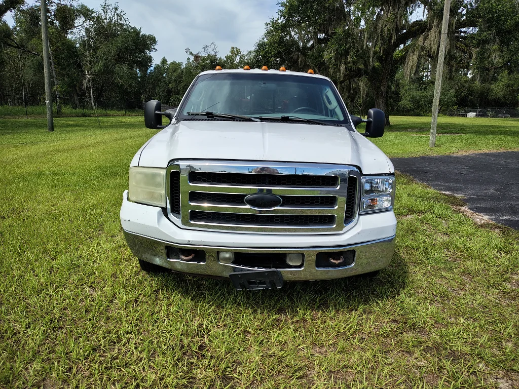 Used 2005 Oxford White Clearcoat Ford Lariat 4X2 D.R.W. image 9