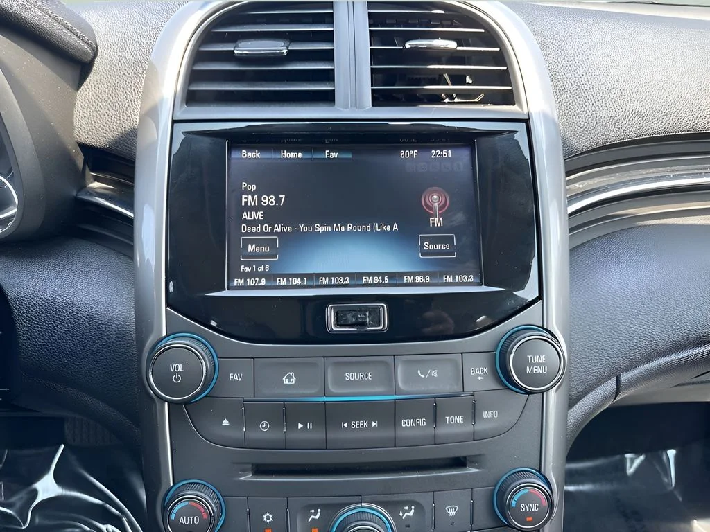 Used 2013 White Chevrolet LT image 17