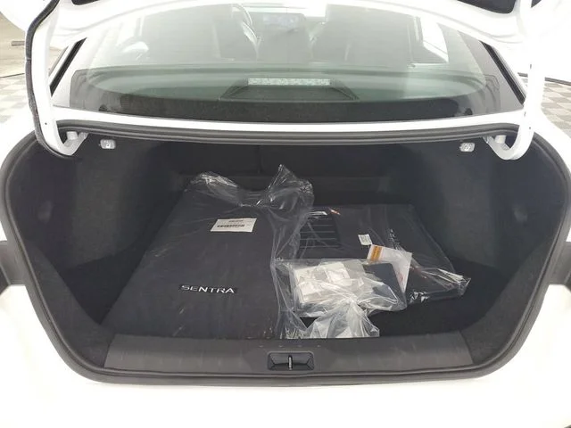 New 2026 Aspen White TriCoat / Super Black Two-tone Nissan SR image 14